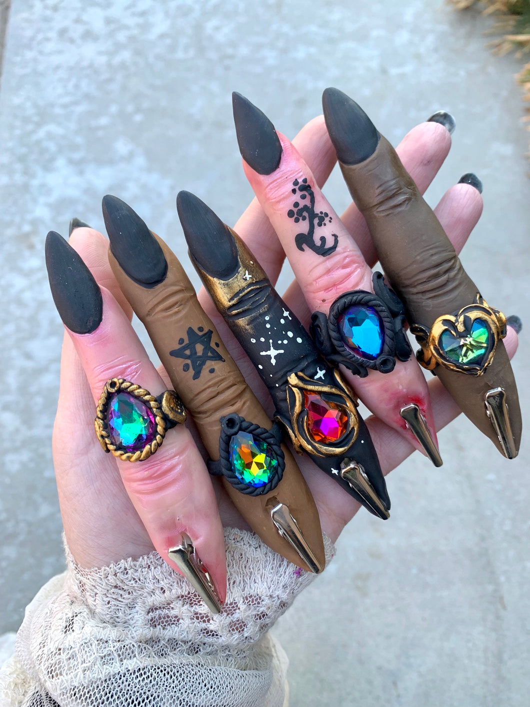 Witchfinger Clips✨